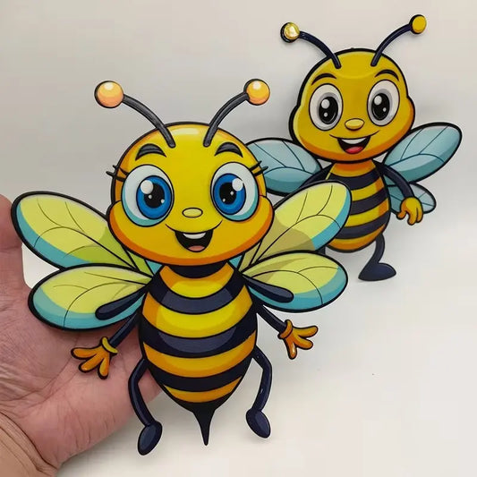 2Pcs Metal Bee Wall Decor, Cute Garden Bees with Detailed Wings & Antennae, Durable Iron Garden Sculptures Statues for Fence, Easy-Hang Lightweight Decoration, Garden Accessories