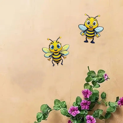 2Pcs Metal Bee Wall Decor, Cute Garden Bees with Detailed Wings & Antennae, Durable Iron Garden Sculptures Statues for Fence, Easy-Hang Lightweight Decoration, Garden Accessories